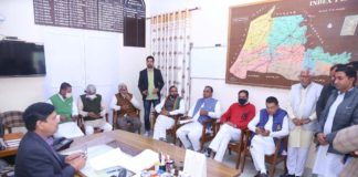 सिंचाई पानी की कमी को पूरा करने बाबत सौंपा ज्ञापन