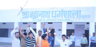 उत्तराखंड के नवनिर्वाचित मुख्यमंत्री तीर्थ सिंह रावत के बनने पर खुशी मनाई