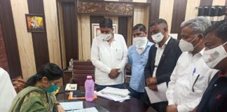 पटवारियों की कमी एवं ईमित्र से जमाबंदी की नकल मिलने में आ रही समस्या को लेकर दिया ज्ञापन