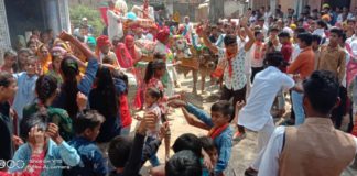 तसवारिया बांसा चर्तुमुखी शिव मंदिर में हुई भजन संध्या