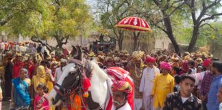 गाजे-बाजे के साथ निकली कलश यात्रा व भागवत शोभायात्रा, विष्णु महायज्ञ का शुभारंभ