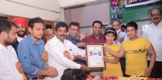 ईशीका वशीका का जन्म दिन आयोजन वृद्धजनो के साथ किया