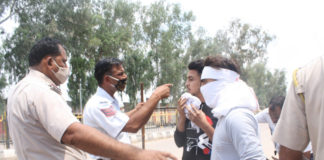 कोरोना गॉइड लाइन का उलंघन कर रहे लोगो के खिलाफ ट्रैफिक पुलिस की सख्ती जारी