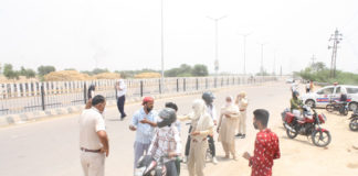 लोक डाउन का उलंघन करने वाले वाहन चालकों के खिलाफ ट्रैफिक पुलिस सख्त