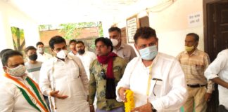 चुनाव से पहले भाजपा को झटका, सैकड़ो युवा कार्यकर्ताओं ने की कांग्रेस की सदस्यता ग्रहण