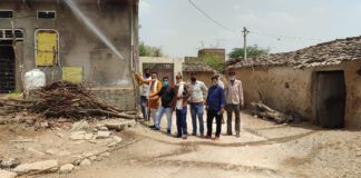 सोडियम हाइपोक्लोराइट का छिडंकाव करवाकर ‘ मास्क के लिऐ जागरुक किया