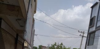 वैक्सीन लगवाएं, जिंदगी बचाएं जागरूकता नारों के साथ नगर में वाहन रैली