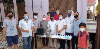 बुद्ध पूर्णिमा पर स्वच्छता कर्मियों के सम्मान के साथ किया मास्क एवं आयुर्वेदिक काढ़े का वितरण