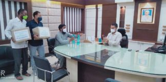 पॉपुलर फ्रंट ने अजमेर जिला कलेक्टर को भेंट किए ऑक्सीजन रेगुलेटर