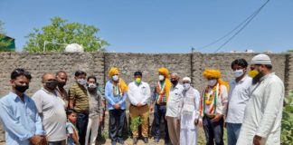 मदरसा में पौधरोपण कर किये मास्क वितरण