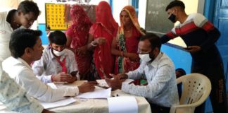 18 से अधिक उम्र वैक्सिन को लेकर गजसिंहपुरा में उमड़ा जनसमूह