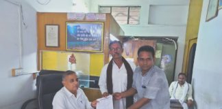 मकानों में आई दरारों का एनजीटी ने माना जिंदल को दोषी, सौंपा ज्ञापन