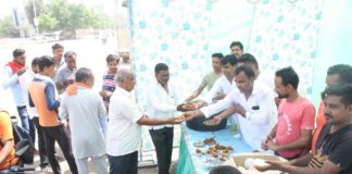 भगवान भोलेनाथ की पूजा के पश्चात लगाया विशाल भण्डारा