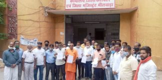 पुजारी के साथ मारपीट करने वालो के ख़िलाफ़ कार्यवाही करने की माग