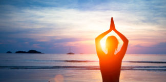 खुशखबर: ऑफिस में रोज मिलेगा योगा ब्रेक