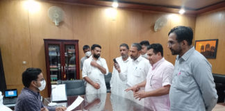 बेमौसमी बारिश से हुए फसल खराबे का मुआवजा दिलवाने की मांग