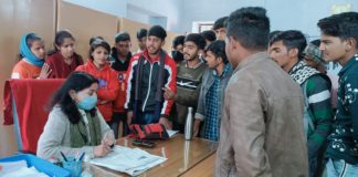 महाविद्यालय में खेल सामग्री उपलब्ध कराने हेतु एबीवीपी ने सौंपा ज्ञापन