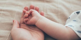 SC ने कहा- मां को अपने बच्चे का सरनेम तय करने का पूरा अधिकार, पढ़ें पूरा केस