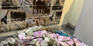 ममता दीदी की नगरी में लगा पैसों का अंबार, अर्पिता चटर्जी के दूसरे घर से मिले 20 करोड़ कैश, पढ़ें आखिर मामला क्या है?