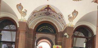 सड़क से संसद तक जारी है कांग्रेस का हल्लाबोल, काले कपड़े पहनकर संसद पहुंचे कार्यकर्ता