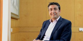 टेक इंडस्ट्री में ‘मूनलाइटनिंग’ को प्रेमजी ने बताया धोखेबाजी, जानें क्या है Moonlighting और इसकी पॉलिसी