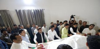 मुलायम सिंह यादव पंचतत्व में विलीन हुए, देखें अंतिम संस्कार का VIDEO