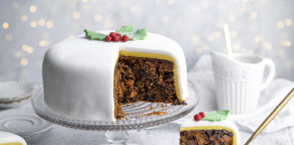 इस बार Christmas पर बनाएं मशहूर क्रिसमस रम केक, जानें रेसिपी