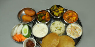 Pitru Paksha 2024: पितरों को खुश करना है तो उनकी भोज की थाली में रखें ये दो मिठाई