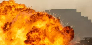 बनासकांठा में पटाखा गोदाम में धमाका, भीषण आग लगने से 18 मजदूरों की जलकर मौत, कई घायल