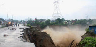 देहरादून के सहस्त्रधारा में बादल फटने से आई तबाही, टपकेश्वर मंदिर डूबा, देखें VIDEO