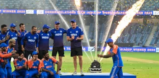 हार से बौखलाया पाकिस्तान, ट्रॉफी लेकर भागा, टीम इंडिया ने बिना कप ऐसे मनाया जश्न, देखें VIDEO