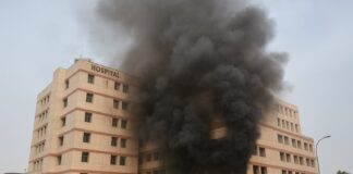 जयपुर के सबसे बड़े अस्पताल में भीषण आग, 8 मरीजों की मौत, देखें VIDEO