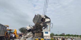 Road Accident: राजस्थान के बाद तेलंगाना में बड़ा हादसा, अब तक 20 लोगों की मौत, देखें VIDEO
