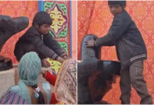 ’10 रुपए दो और आशीर्वाद लो’ भोलेबाबा भी हैरान हो जाए इस बच्चे का जुगाड़ देखकर, देखिए VIDEO