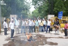 प्रभारी मंत्री का पुतला फूंक जताया विरोध, 1 जुलाई को जयपुर विधानसभा कूच का ऐलान