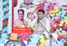 श्री शिव महापुराण कथा में उमड़ रही श्रद्धालुओं की भीड़