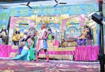 66 वर्षों से जारी भव्य रामलीला का मंचन: बारहवें दिन सजी दक्षिण मुखी बालाजी की अलौकिक झांकी