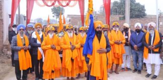 श्रीगुरुगोविंद सिंह जी के प्रकाश पर्व पर विशाल पैदल नगर कीर्तन निकाला