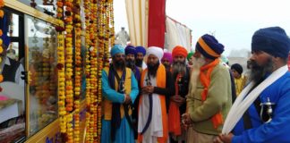 ग्रामीण क्षेत्रो में नगरकीर्तन निकालकर कृषि कानूनों के प्रति किसानों को कर रहे है जागरूक