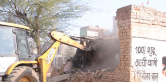 टीब्बी रोड के पास अतिक्रमण हटाए