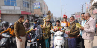 यातायात नियमो का पालन करोगे तो गुलाब के फूल की तरह खिले रहोगे