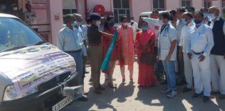 चिकित्सा शिविर को लेकर अधिकारियों ने प्रचार रथ को दिखाई हरी झंडी