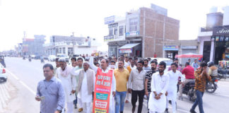 कानून व्यवस्था और किसानों की समस्याओं के समाधान की मांग को लेकर ज्ञापन सौंपा