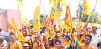 श्री श्याम दीवाने मंडल ने निकाली तीसरी भव्य निशान यात्रा