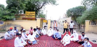 सभापति गणेशराज बंसल की मध्यस्ता से व्यापारियों व एफसीआई का विवाद निपटा, धरना समाप्त