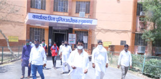 दलितों पर हो रहे अत्याचार के विरोध में बसपा ने सौंपा एसपी को ज्ञापन