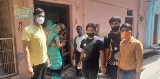 भारतीय जनता पार्टी के पार्षद ने वार्ड नंबर 18 व 19 में आयुर्वेदिक काढा़ वितरण किया