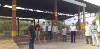 नगर पालिका अध्यक्ष ने फुलिया गेट पर मोक्ष धाम की कराई सफाई