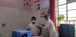 छात्रसंघ अध्यक्ष ने शाहपुरा सेटेलाइट हॉस्पिटल में पहली डोज लगवाई