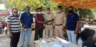 कोरोना वारियर्स को एसडीपीआई पार्षद ने कराया अल्पाहार